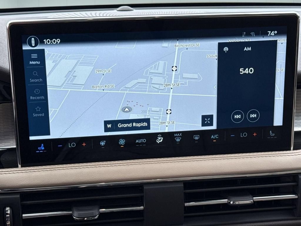 Certified 2024 Lincoln Corsair AWD w/ Equipment Group 101A image 25