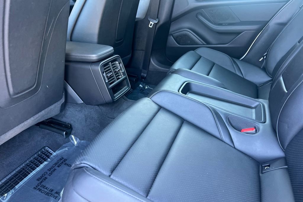 Used 2021 Porsche Taycan 4S image 11