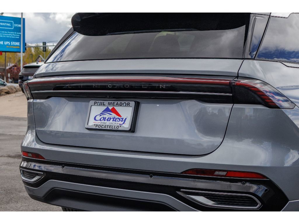 Used 2025 Lincoln Nautilus Black Label AWD/4WD image 28