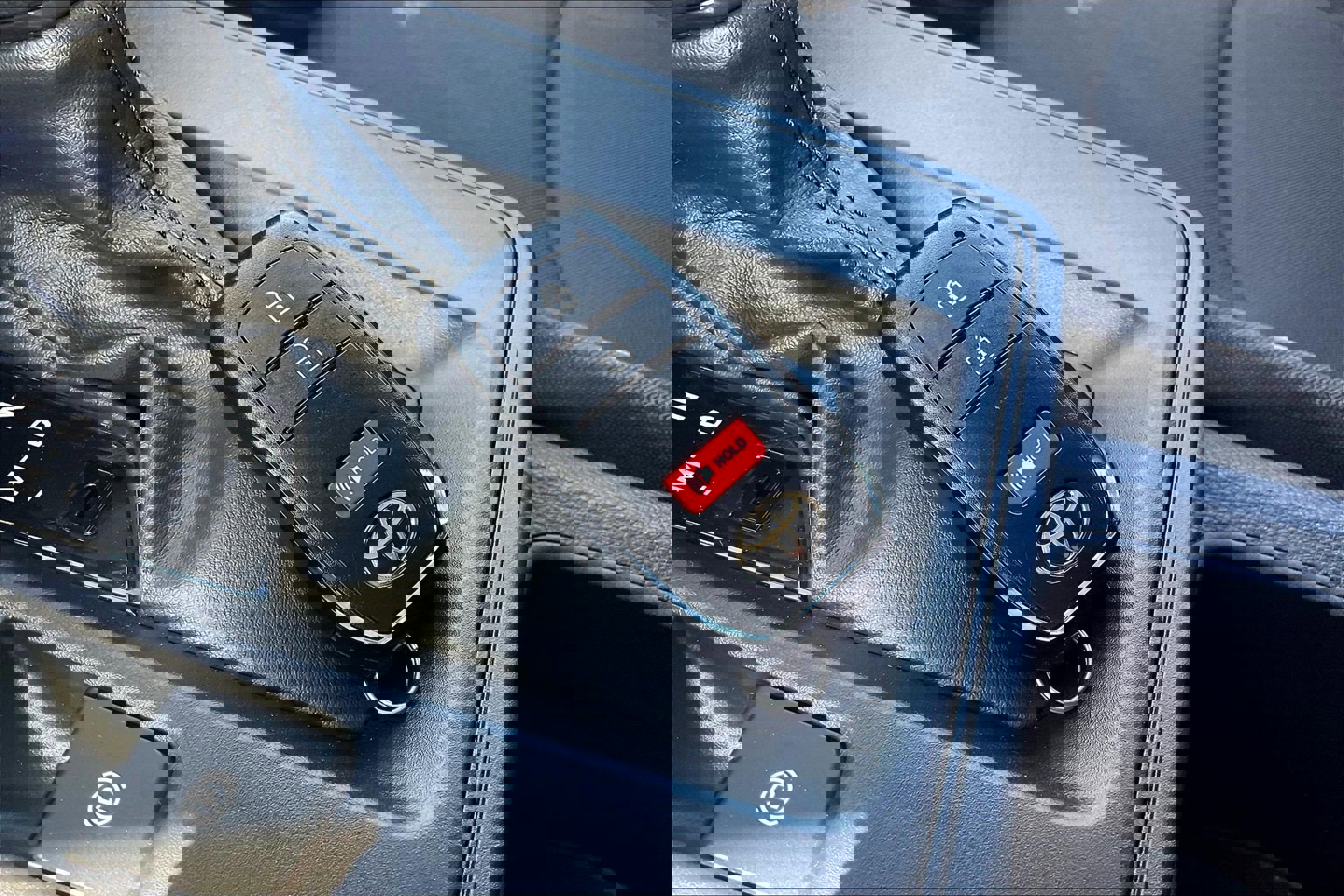 Used 2026 Toyota Corolla Cross LE image 14