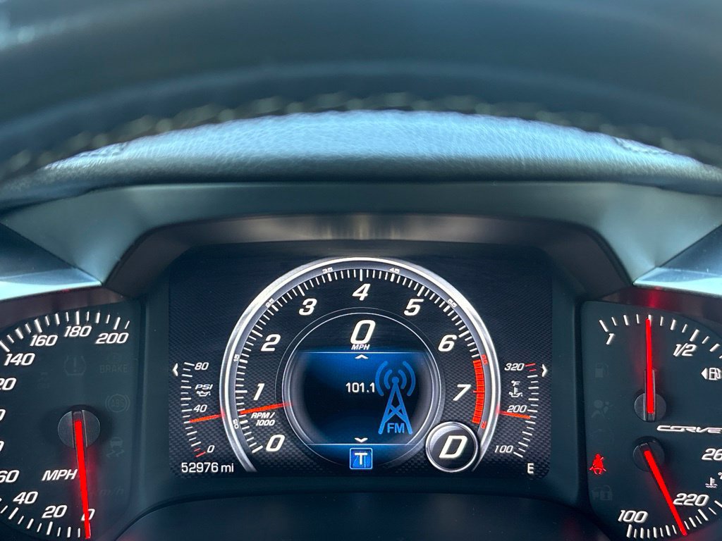 Used 2015 Chevrolet Corvette Stingray Coupe RWD image 16