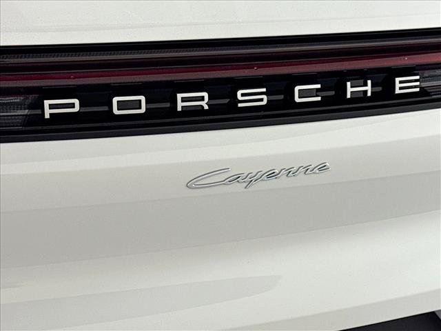 Used 2026 Porsche Cayenne AWD/4WD image 25