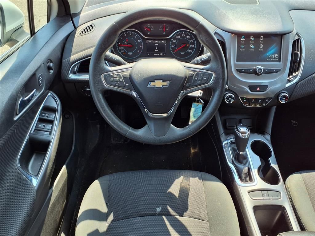 Used 2017 Chevrolet Cruze LT image 13
