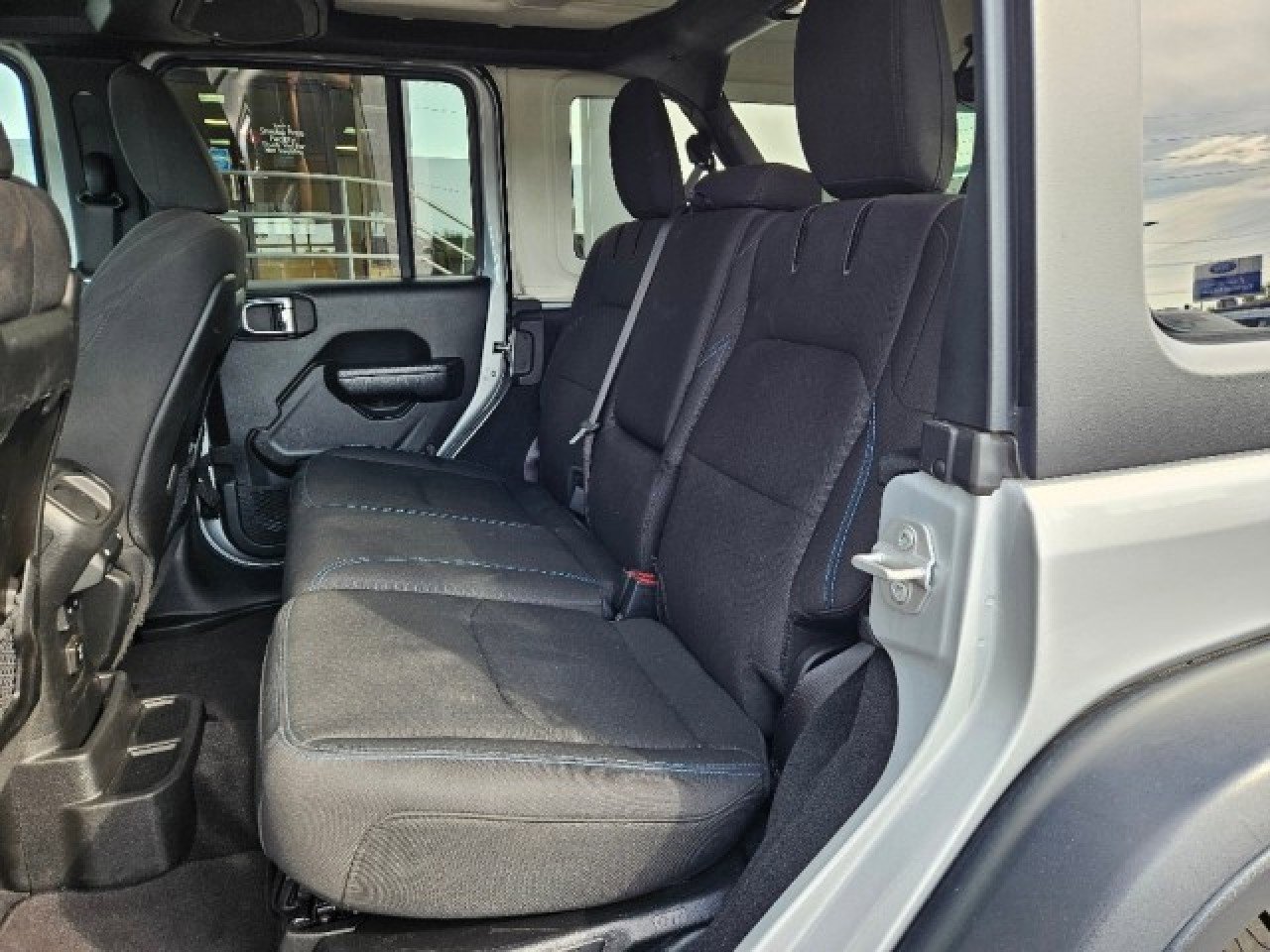 Used 2024 Jeep Wrangler Unlimited Rubicon 4xe image 18