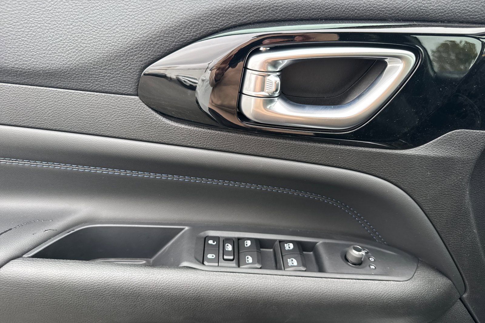 New 2026 Jeep Compass Latitude image 10