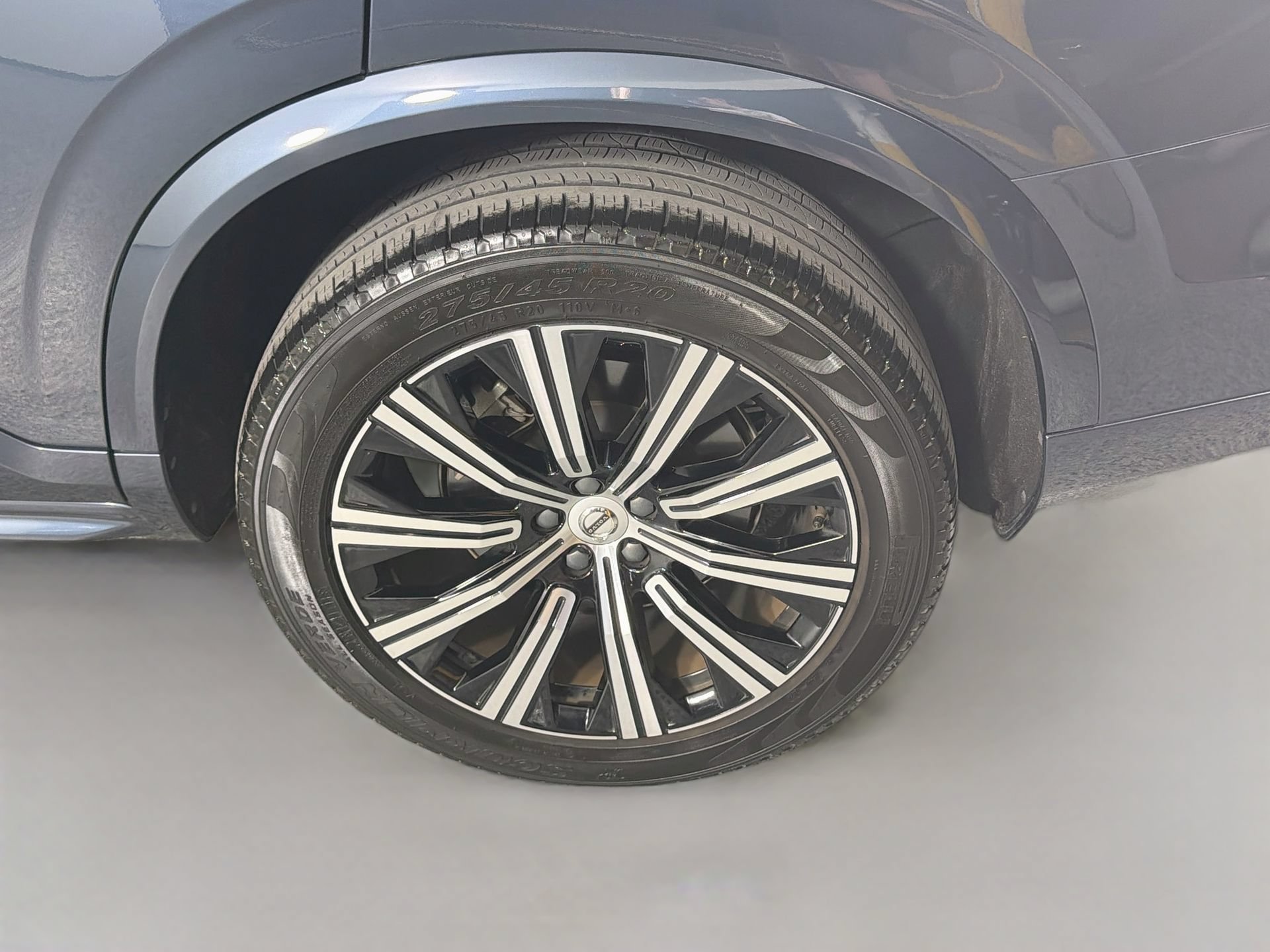 Certified 2025 Volvo XC90 B5 Core w/ Protection Package Premier AWD/4WD image 33