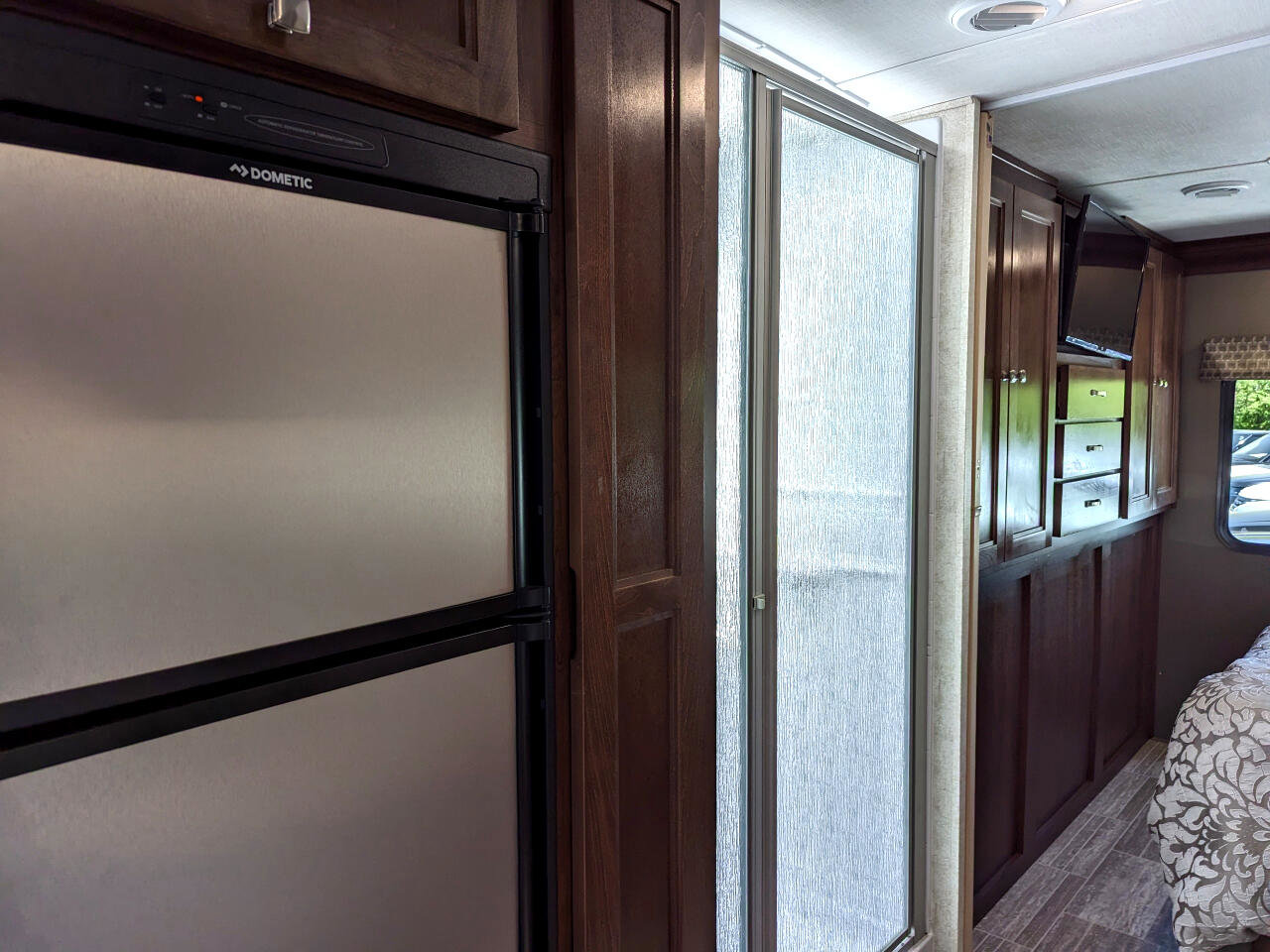 Used 2019 Chevrolet Express 4500 w/ RV Package RWD image 68