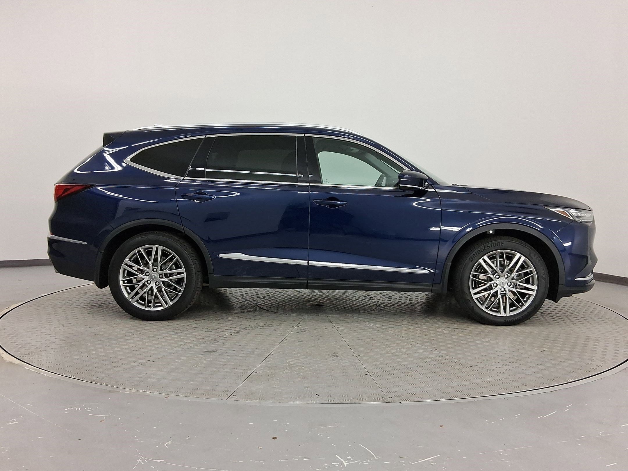 Used 2023 Acura MDX SH-AWD w/ Advance Package image 8