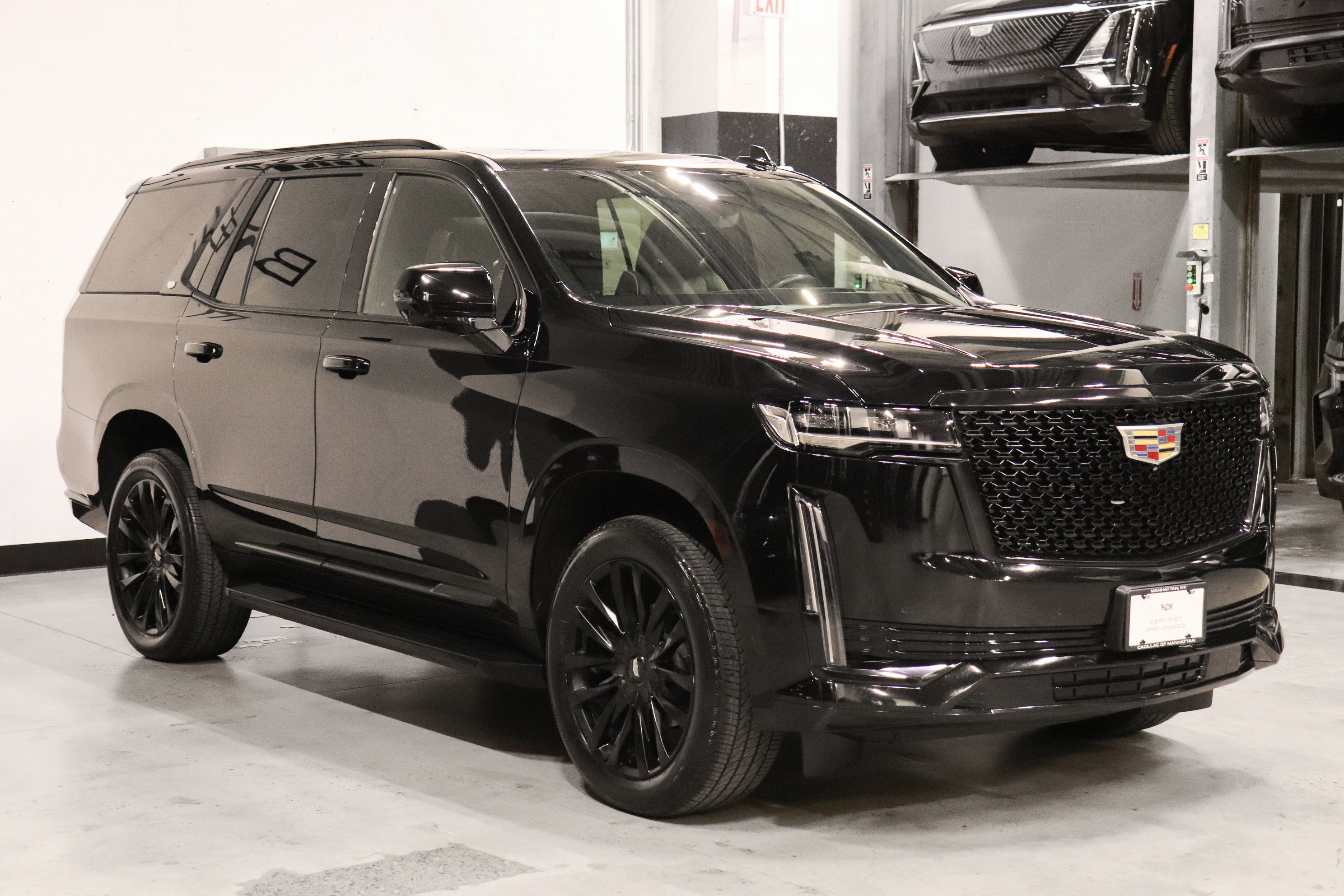 Used 2022 Cadillac Escalade Premium Luxury image 6