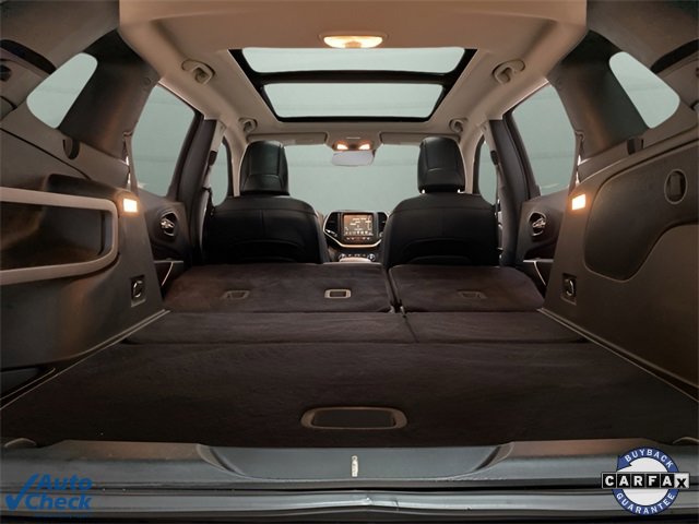 Used 2017 Jeep Cherokee Overland w/ Technology Group image 81