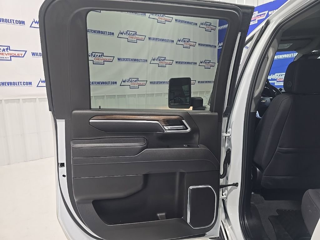 Used 2025 Chevrolet Silverado 2500 LT w/ Convenience Package image 19