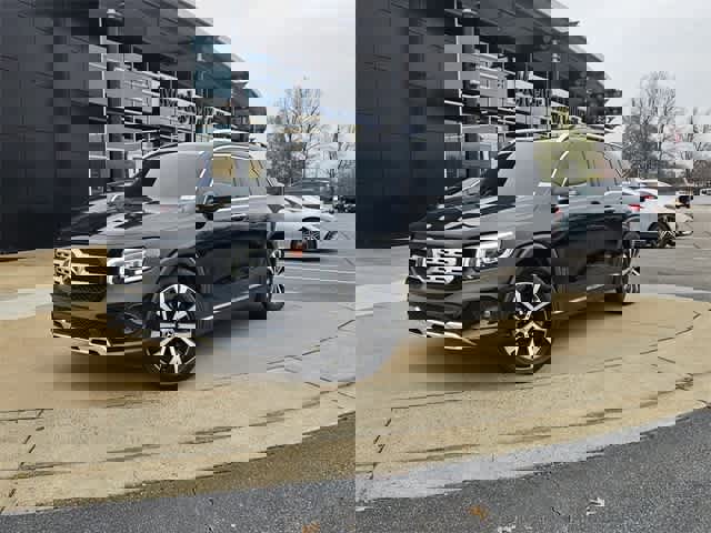 Used 2023 Mercedes-Benz GLB 250 image 1