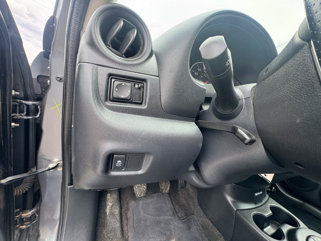Used 2017 Nissan Versa S FWD image 20