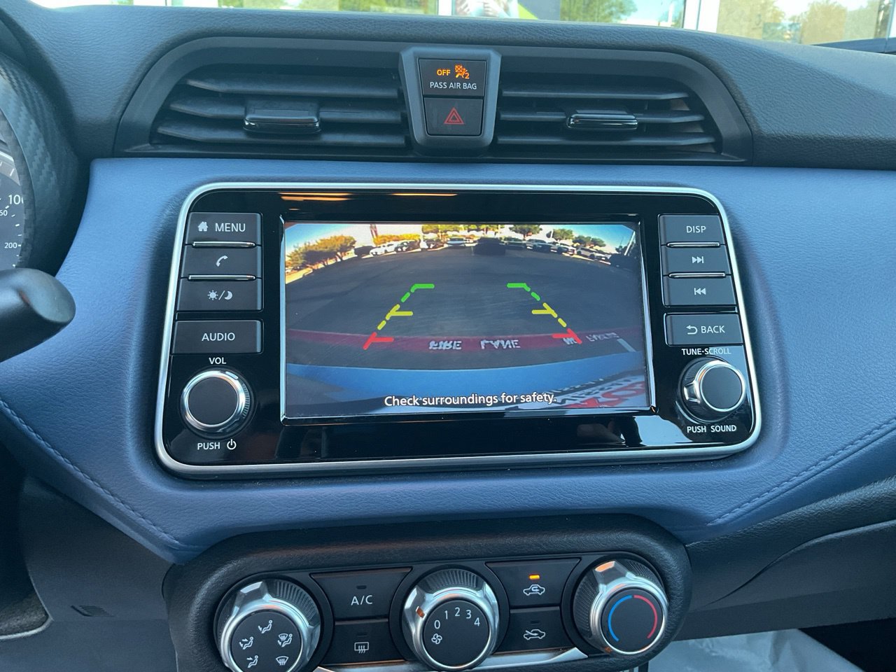 Used 2025 Nissan Versa SV FWD image 27