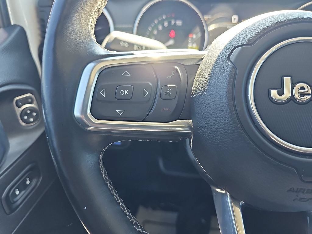 Used 2022 Jeep Wrangler Unlimited Sahara w/ Cold Weather Group AWD/4WD image 17