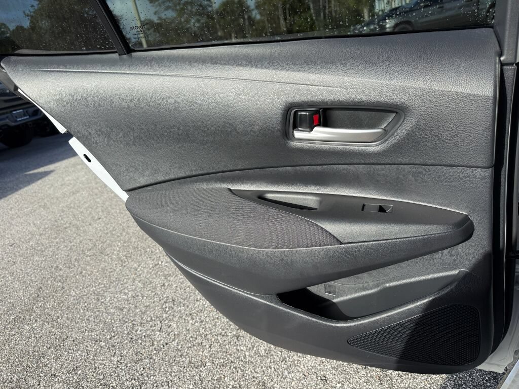 Used 2026 Toyota Corolla SE FWD image 9