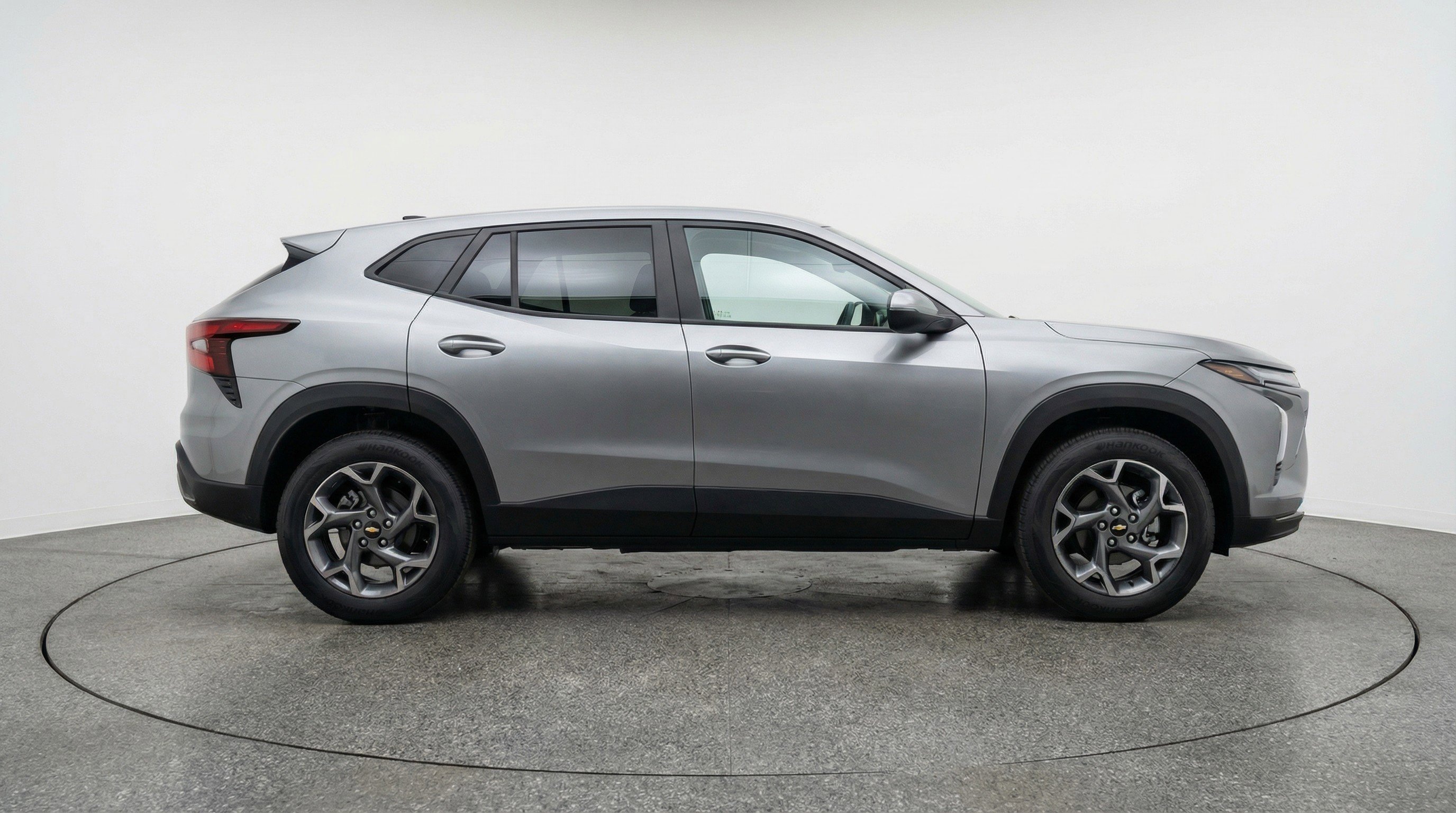 Used 2025 Chevrolet Trax LT w/ LT Convenience Package image 11