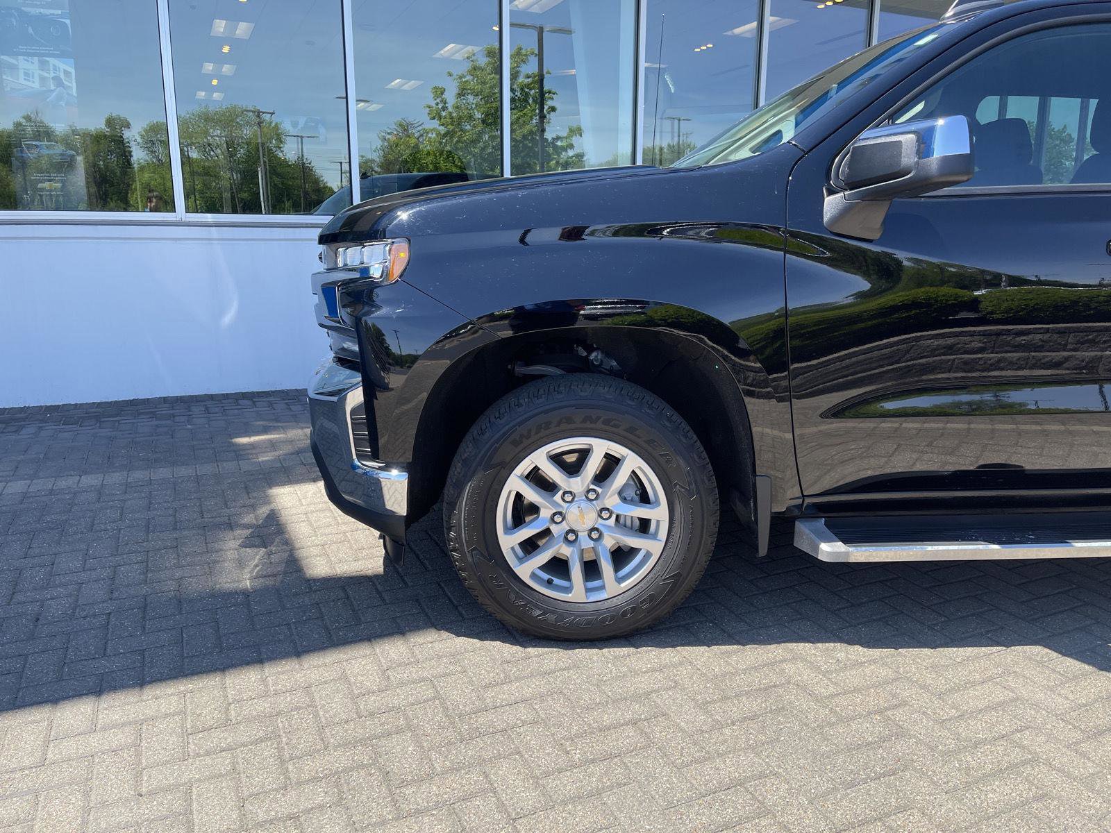 Used 2020 Chevrolet Silverado 1500 LT w/ All-Star Edition AWD/4WD image 9