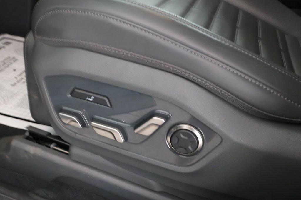 Used 2024 Kia EV9 Land image 12