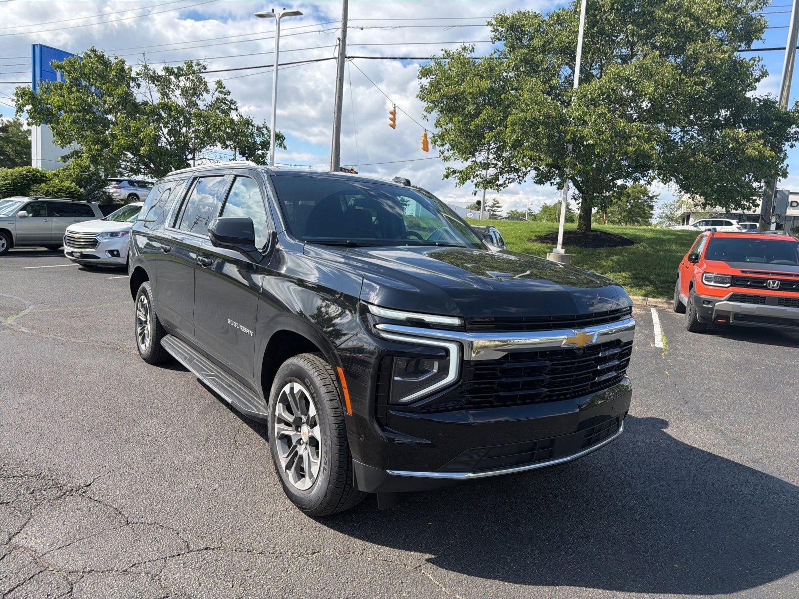 Used 2026 Chevrolet Suburban LS AWD/4WD image 25