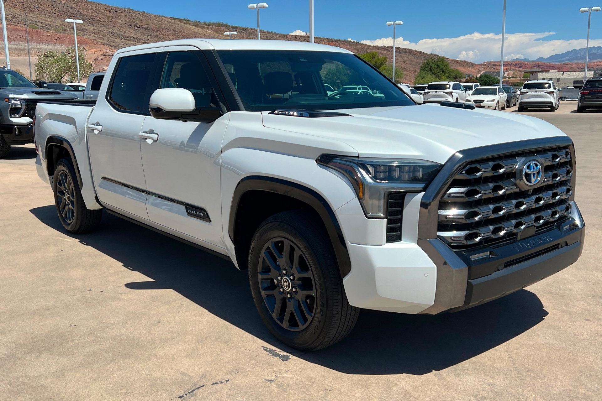Used 2022 Toyota Tundra Platinum w/ Advanced Package AWD/4WD image 8