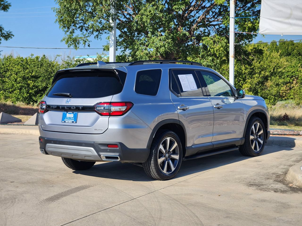 Certified 2023 Honda Pilot Elite image 5
