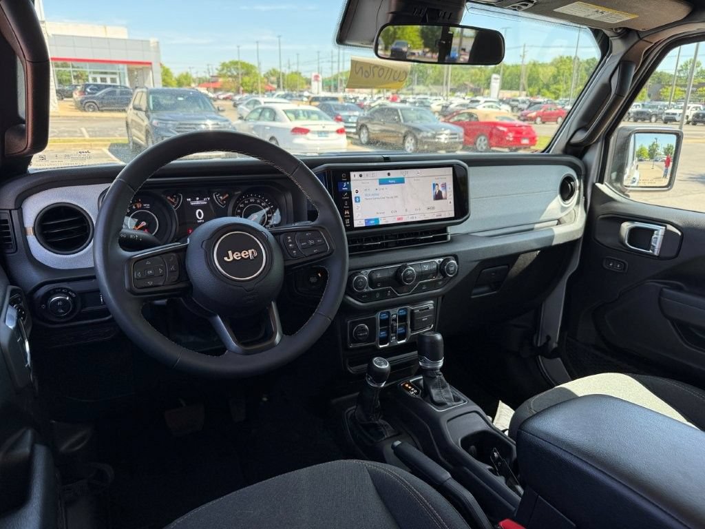 Used 2024 Jeep Gladiator Sport AWD/4WD image 16