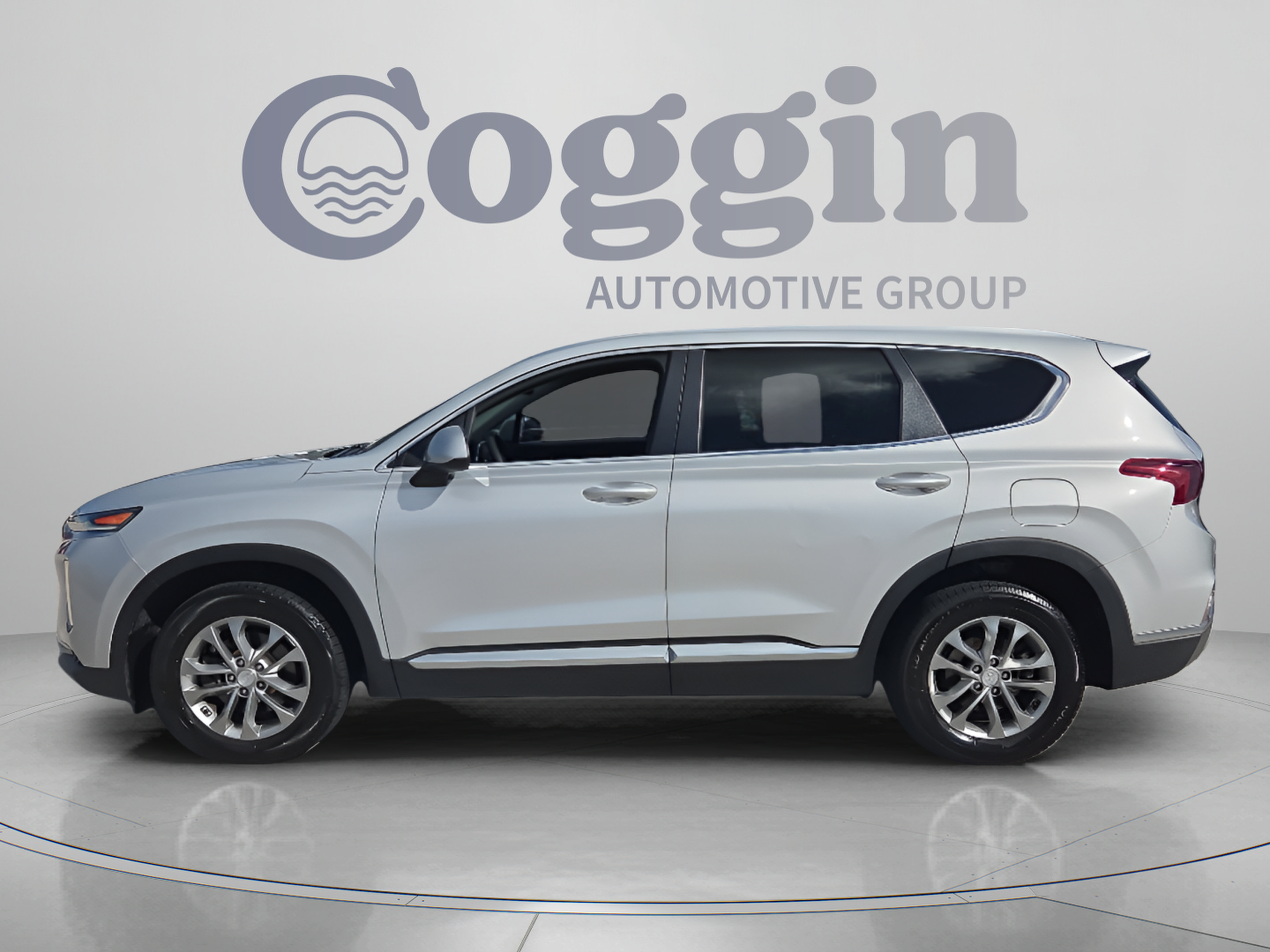 Used 2019 Hyundai Santa Fe SE FWD image 2