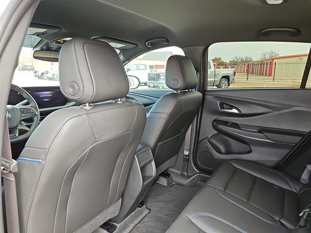 Used 2025 Buick Envista Sport Touring w/ Convenience I Package image 9