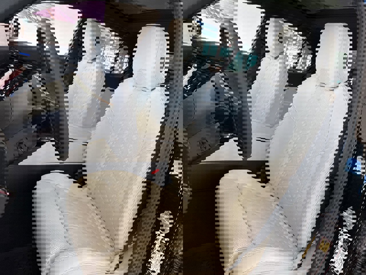 Certified 2025 BMW 530i xDrive 530i xDrive w/ Premium Package image 15