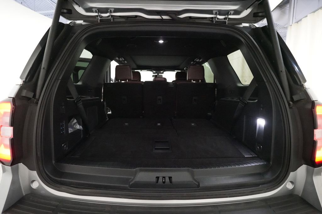Used 2024 Ford Expedition Limited image 10