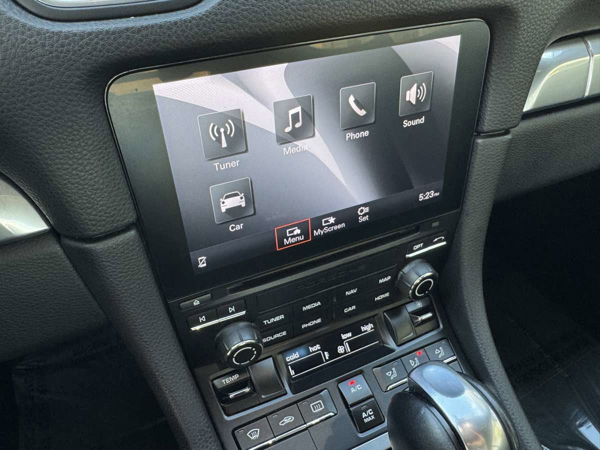 Used 2019 Porsche 718 Cayman RWD image 22