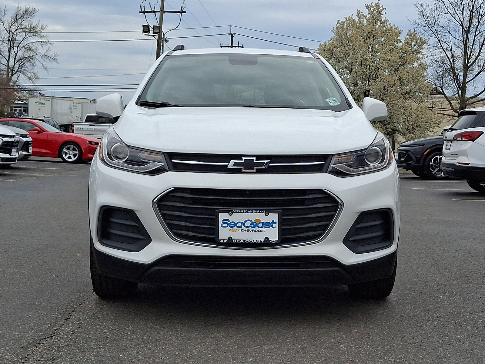 Used 2022 Chevrolet Trax LT w/ Driver Confidence Package image 2