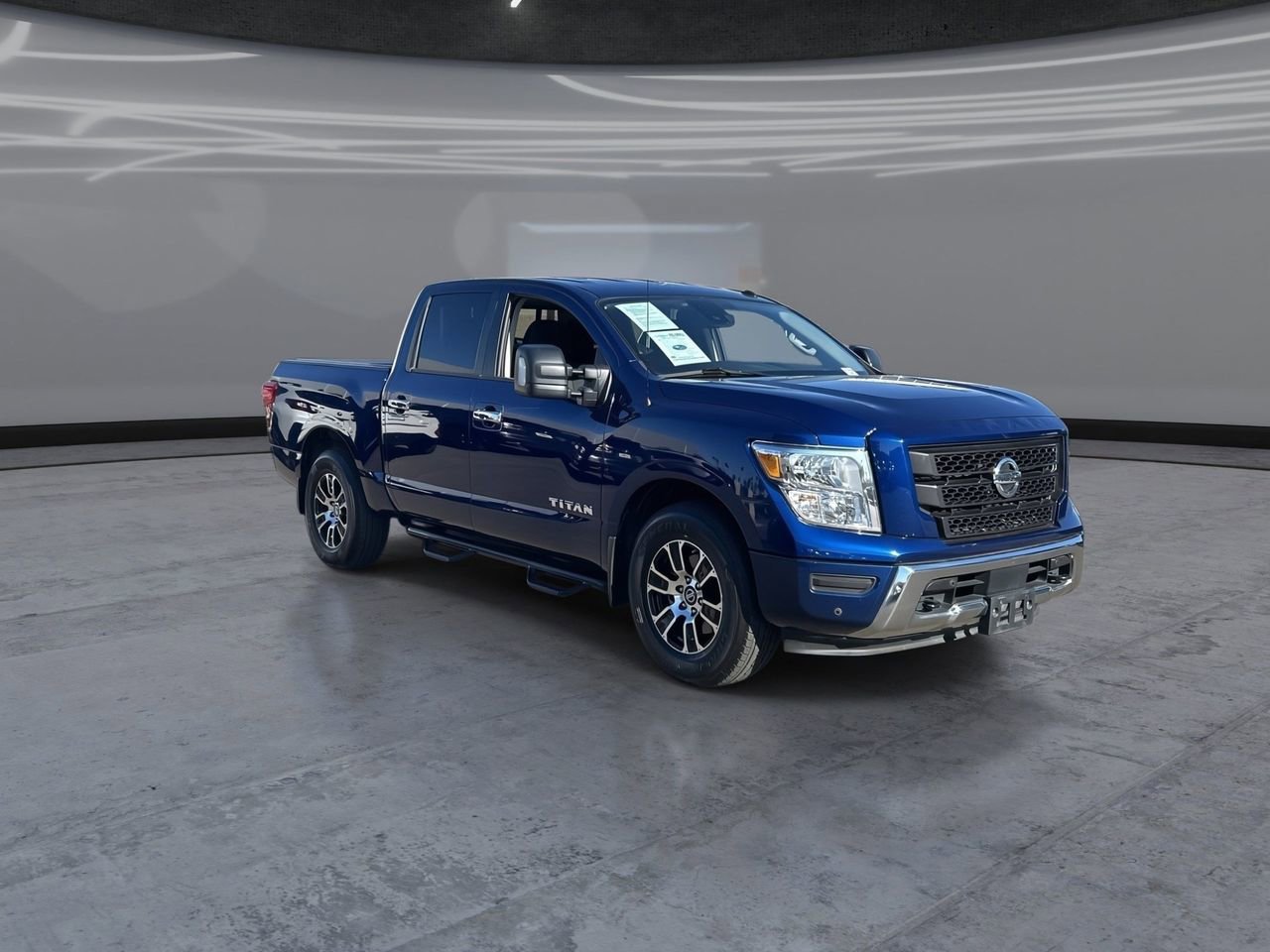 Used 2021 Nissan Titan SV w/ SV Convenience Package AWD/4WD image 2