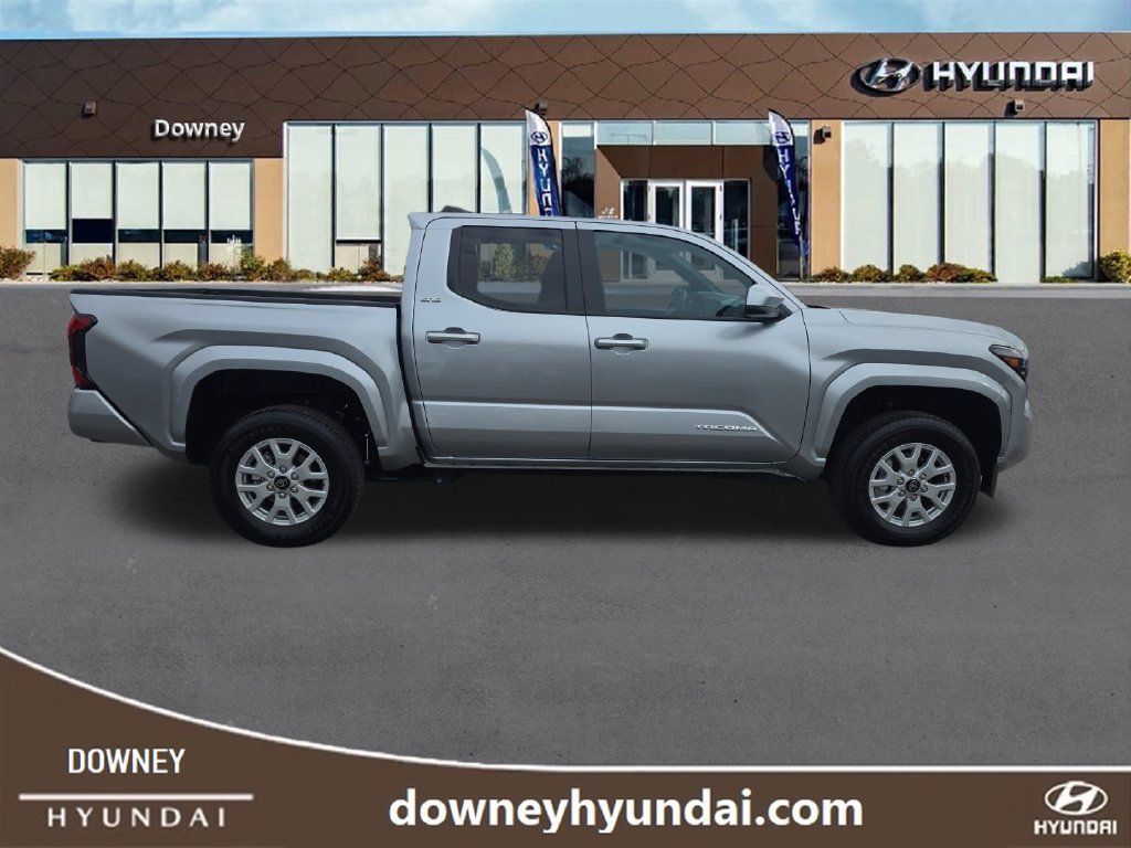 Used 2025 Toyota Tacoma SR5 AWD/4WD image 6