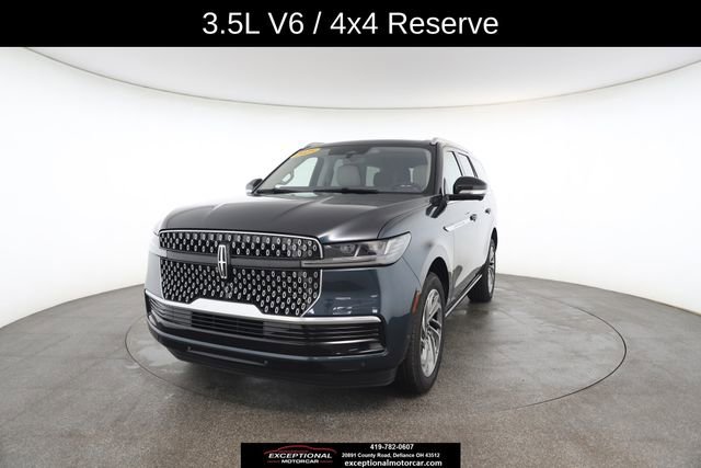 Used 2025 Lincoln Navigator Reserve image 32