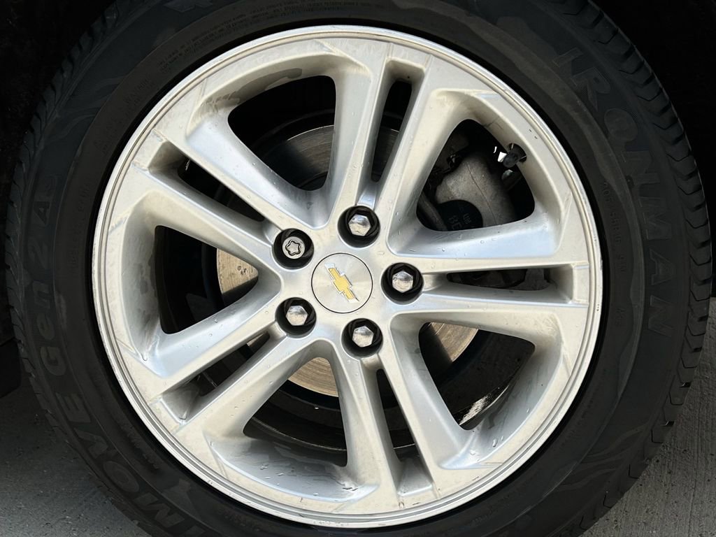 Used 2017 Chevrolet Cruze LT w/ Sun And Sound Package FWD image 11