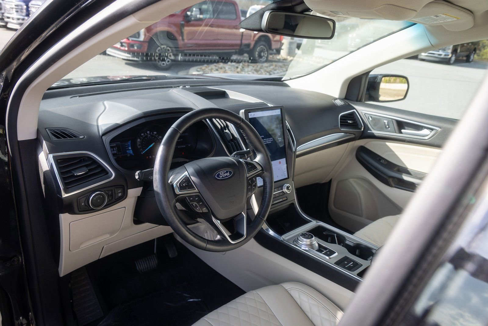 Used 2024 Ford Edge Titanium AWD/4WD image 13