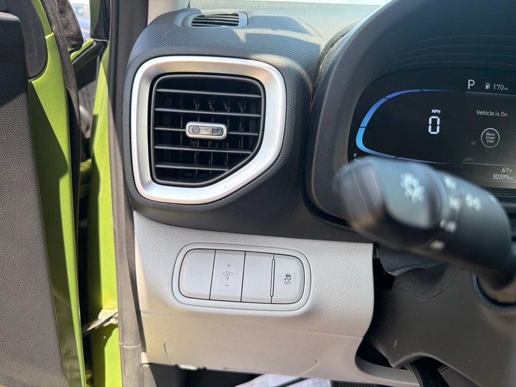 Certified 2024 Hyundai Venue SEL FWD image 29