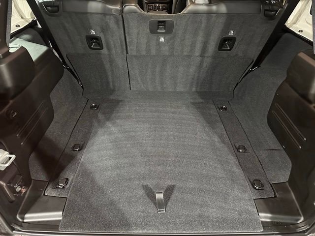 Certified 2025 Jeep Wrangler Unlimited Rubicon w/ Convenience Group AWD/4WD image 31