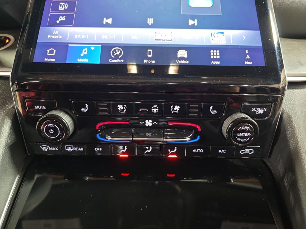 Used 2024 Jeep Grand Cherokee L Limited w/ Luxury Tech Group II image 23