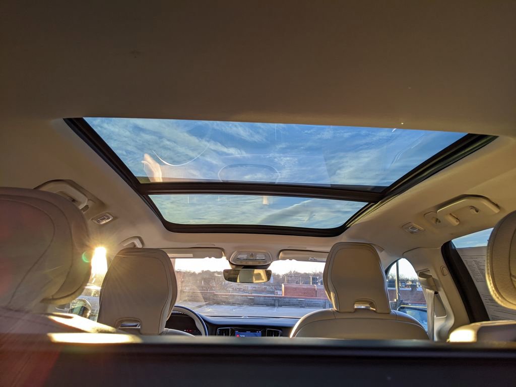 Certified 2023 Volvo V60 B5 Cross Country Plus w/ Climate Package image 13