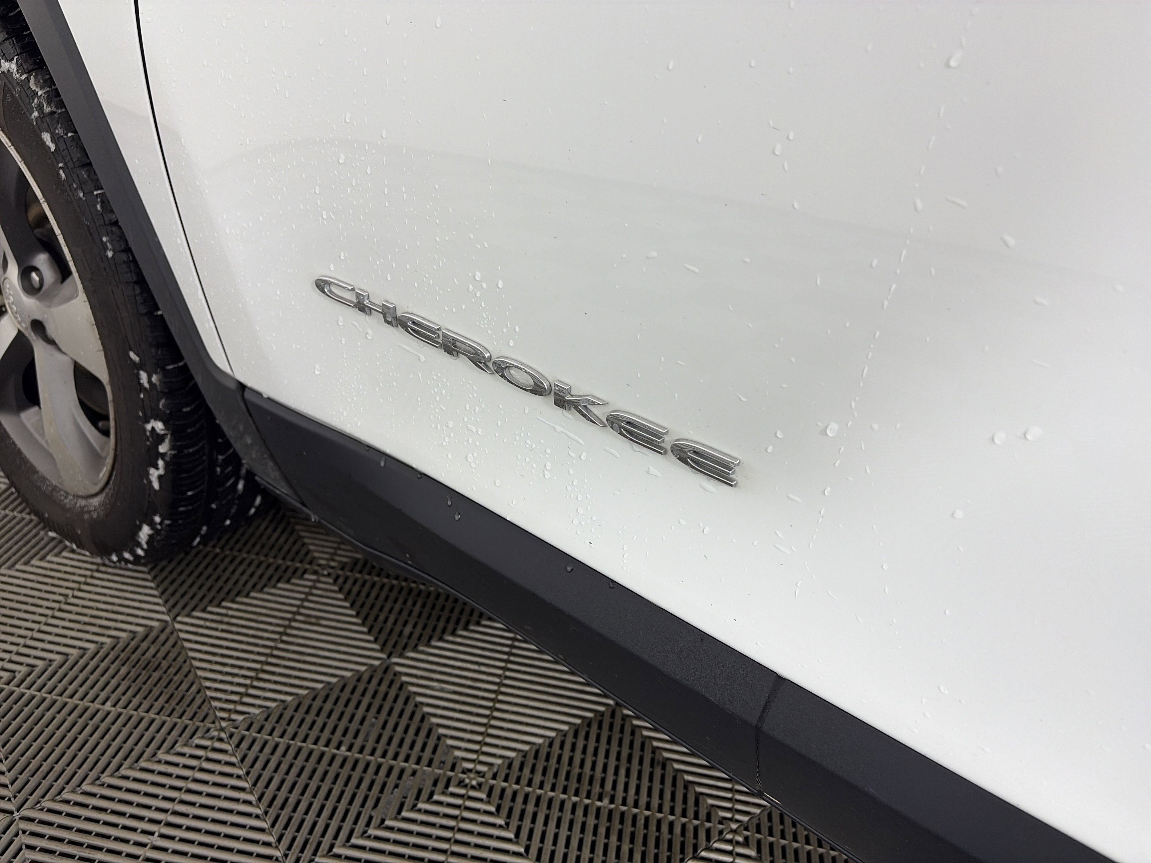 Used 2022 Jeep Cherokee Limited image 19