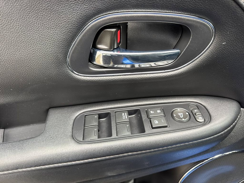 Used 2021 Honda HR-V EX-L image 10