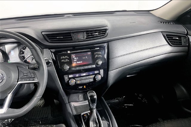 Used 2017 Nissan Rogue SV FWD image 7