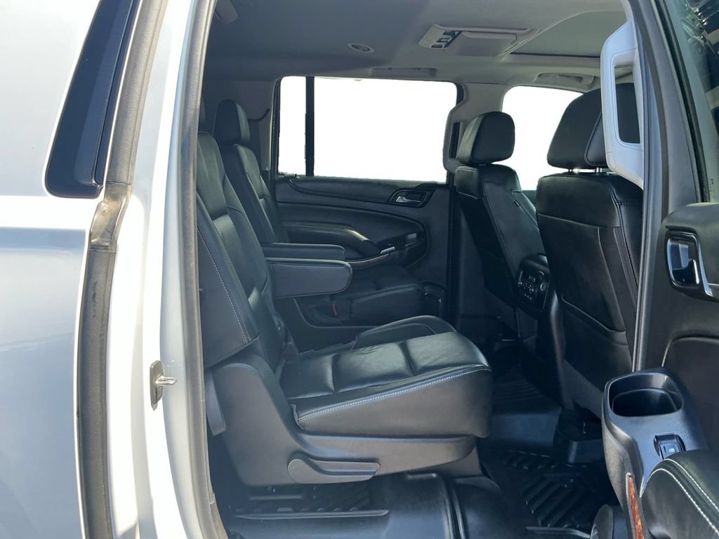 Used 2019 Chevrolet Suburban Premier AWD/4WD image 23