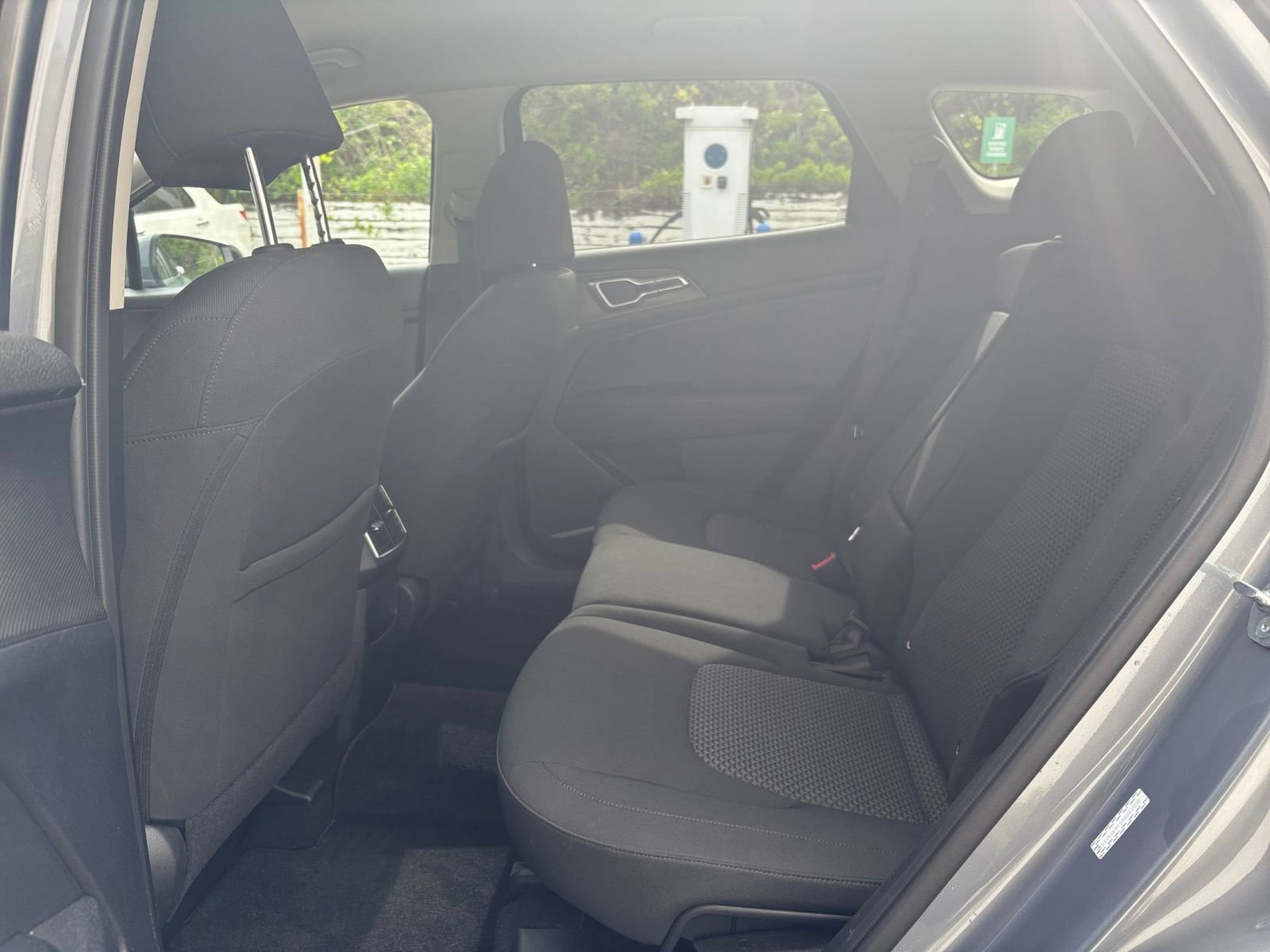 Used 2025 Kia Sportage LX AWD/4WD image 24