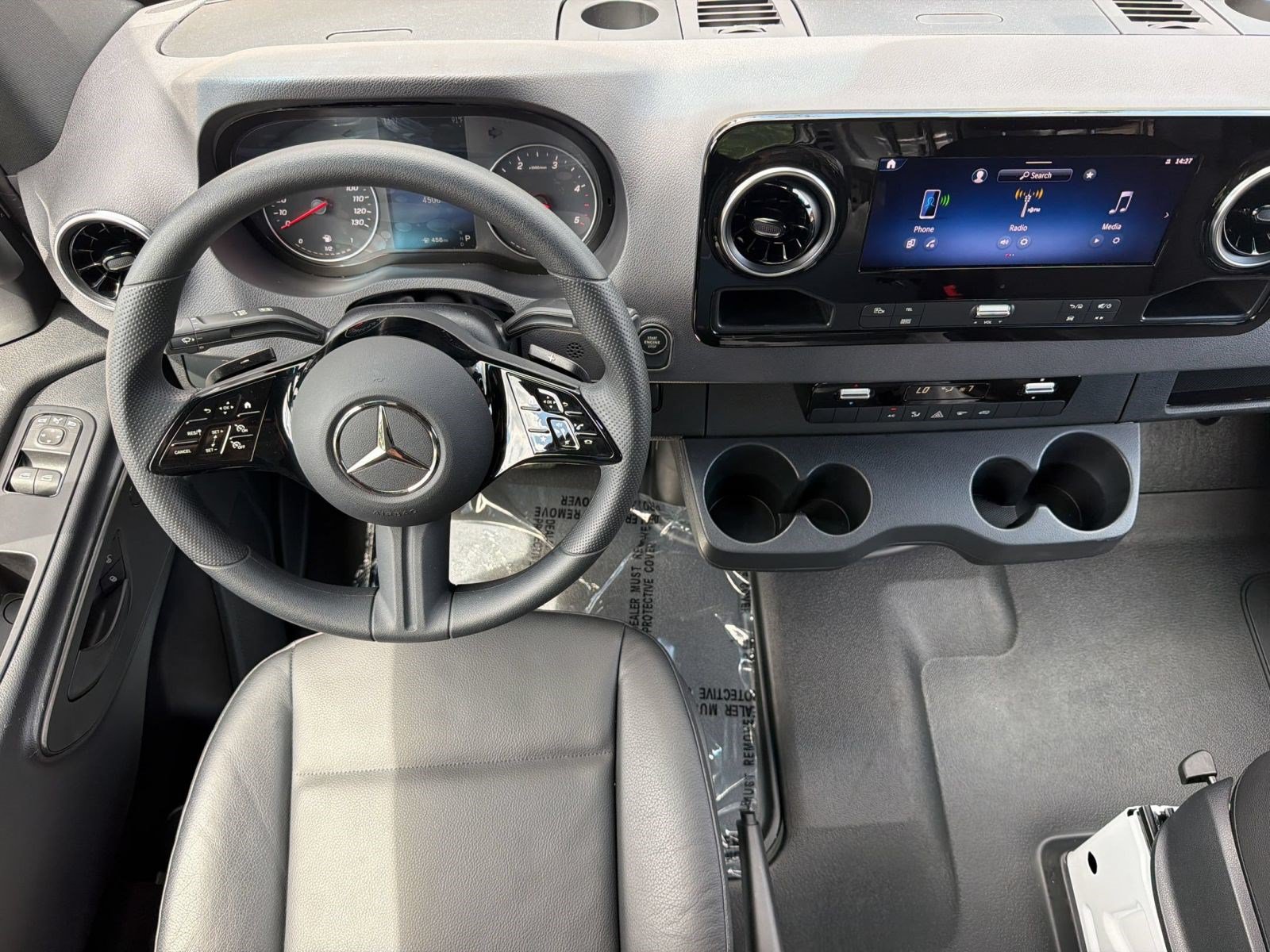 Used 2025 Mercedes-Benz Sprinter 2500 image 27