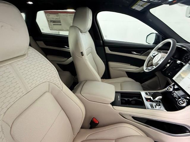 Certified 2026 Jaguar F-PACE R-Dynamic S AWD/4WD image 30