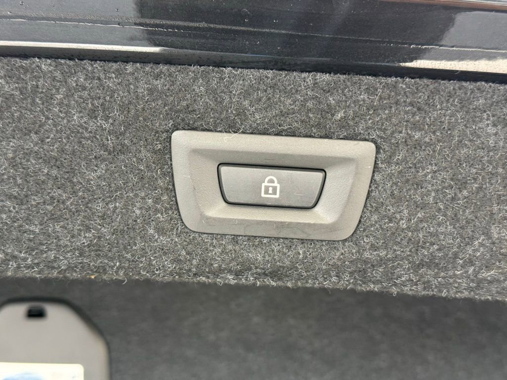 Used 2017 BMW 540i xDrive image 6